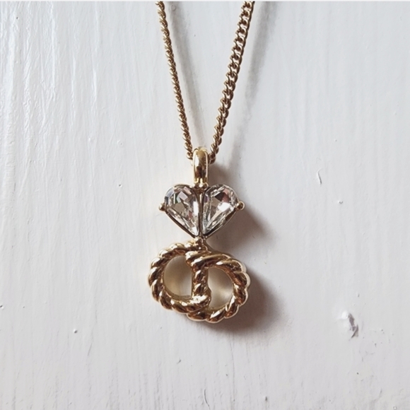 Auth💜  CHRISTIAN DIOR   Gold Tone Necklace W/ Dior dust bag - Picture 6 of 11